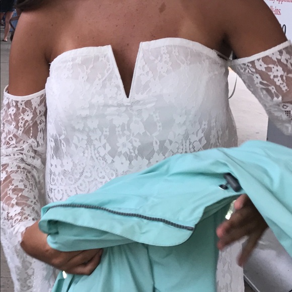 Ruby and Jenna Lace Romper Strapless - Picture 5 of 6